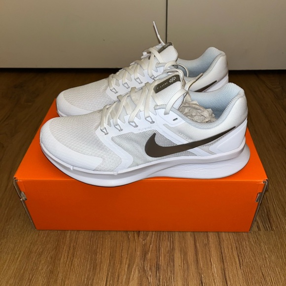 Nike Women’s Run Swift 3 Running Shoes - Picture 12 of 14